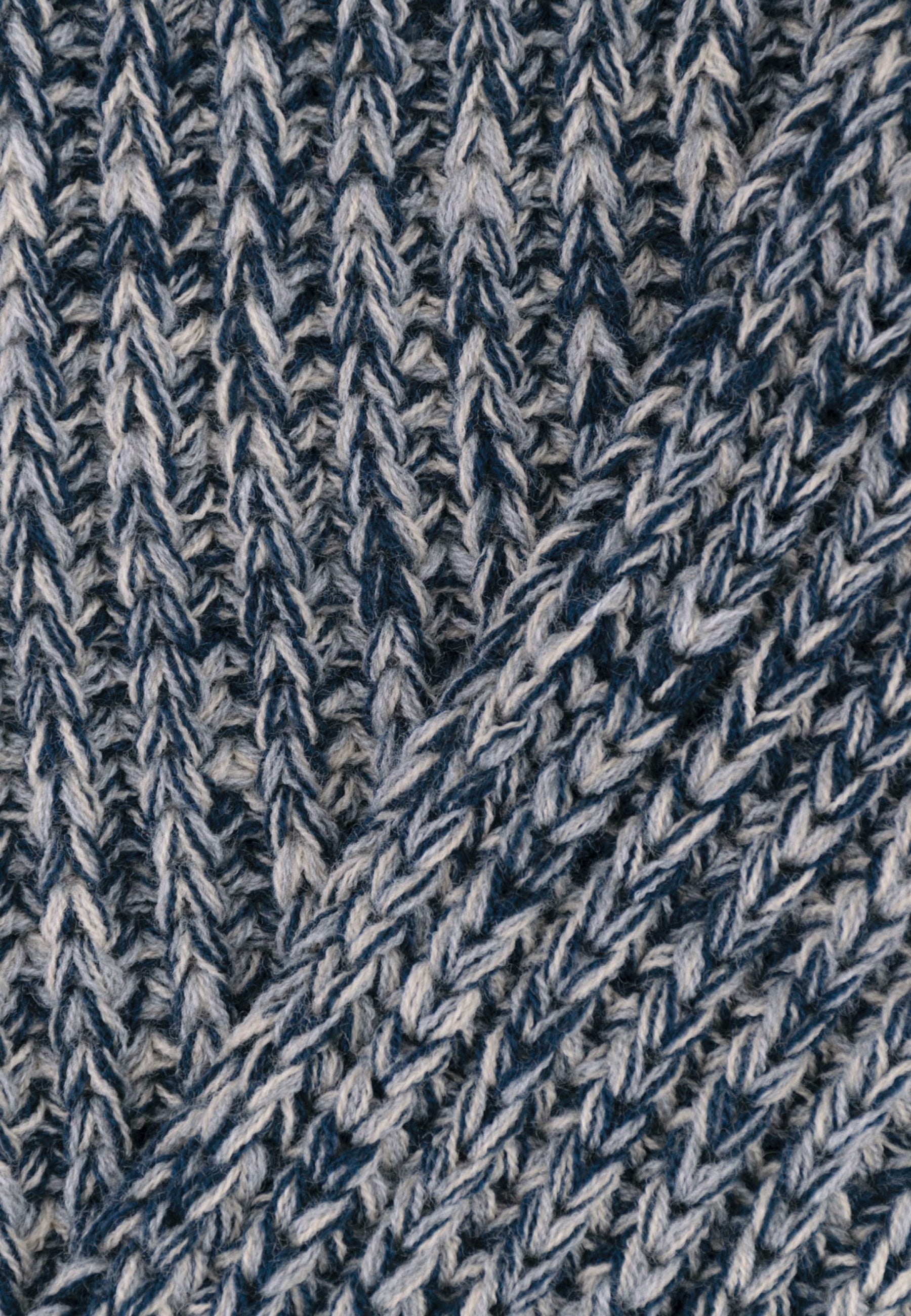 Chunky Knit twisted Color Scarf
